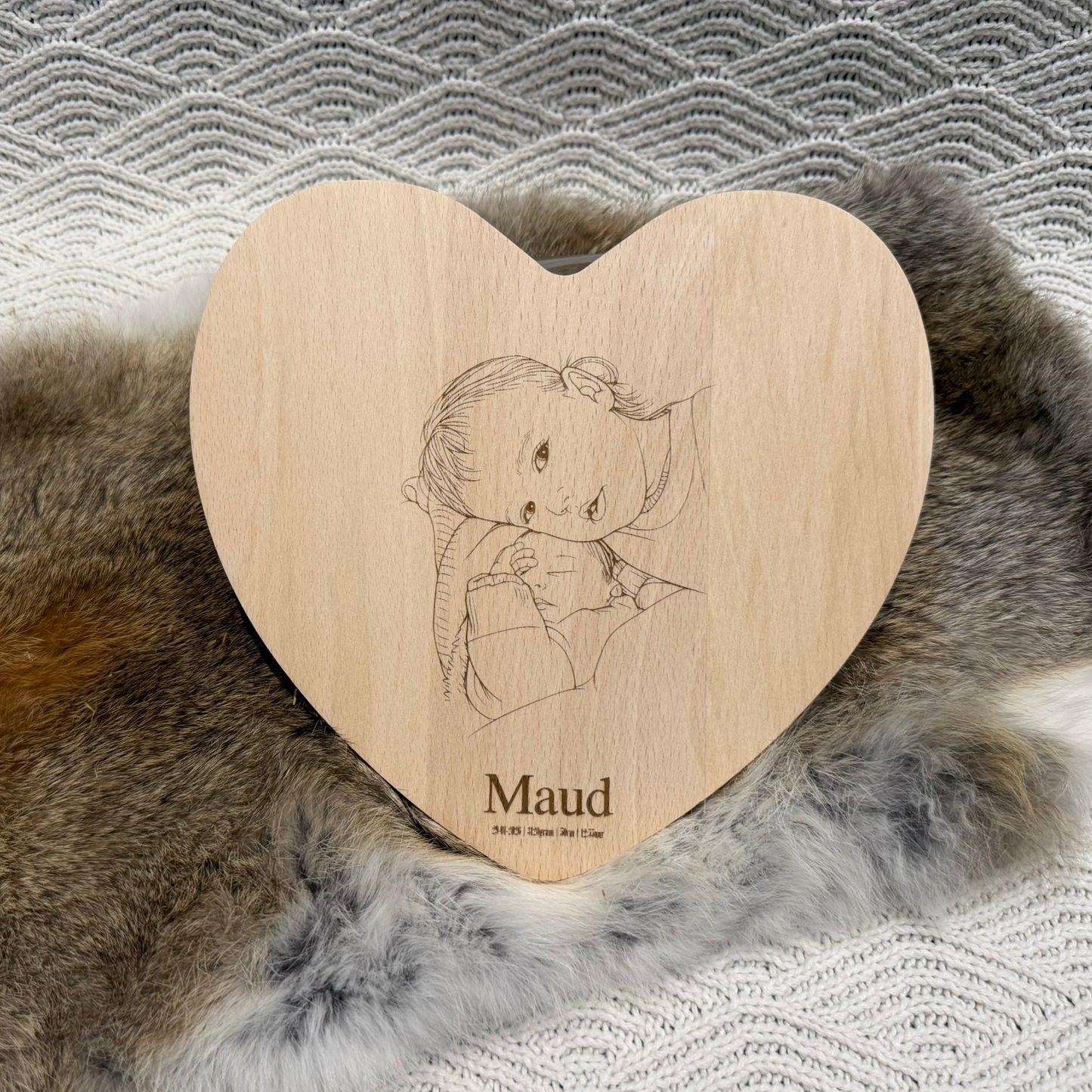 geboortebordje hart met naam lijntekening hout
houten hart geboortebordje baby naam
gepersonaliseerd hart met foto lijntekening