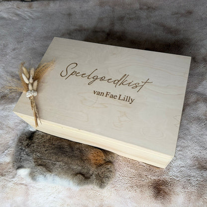 Gepersonaliseerde houten speelgoedkist met naam gegraveerd kraamcadeau kinderen 