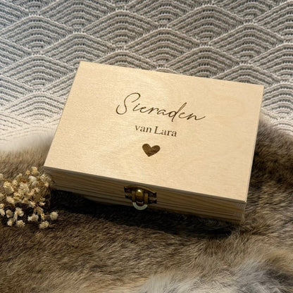 houten bewaarkist baby met naam gegraveerd