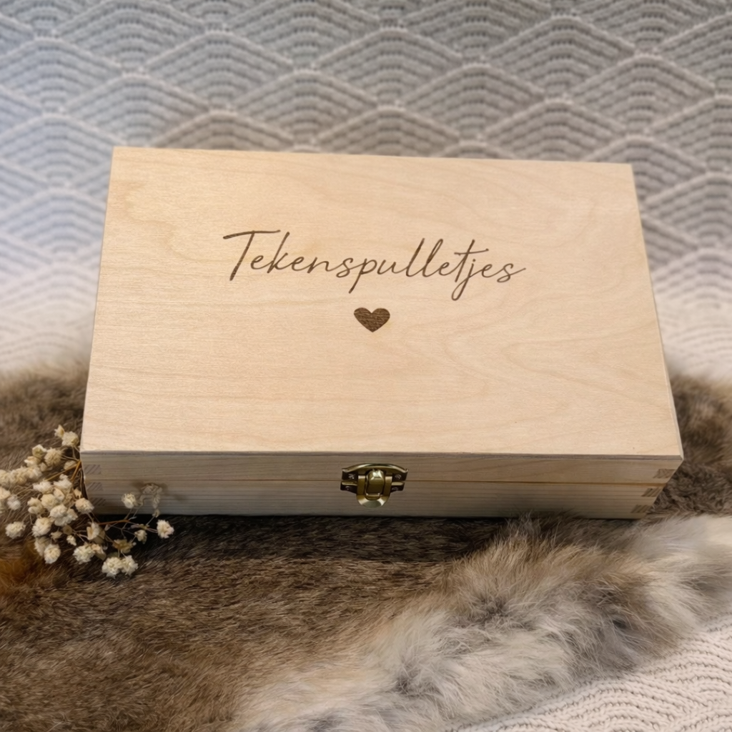 Duurzame houten memory box als origineel cadeau voor kind, opbergen van tekenspulletjes bewaarkist