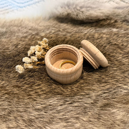 Gepersonaliseerd ringdoosje van hout, origineel cadeau om een ring veilig te bewaren